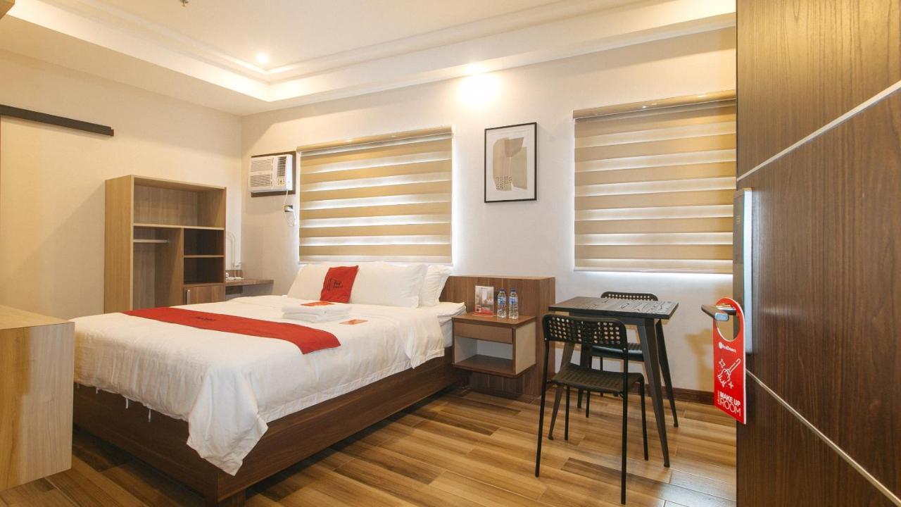 Reddoorz Plus @ Bez Tower And Residences San Juan San Juan  Dış mekan fotoğraf