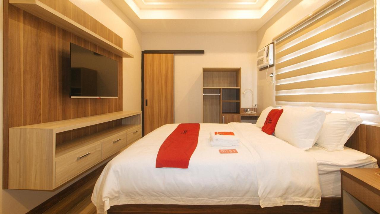 Reddoorz Plus @ Bez Tower And Residences San Juan San Juan  Dış mekan fotoğraf