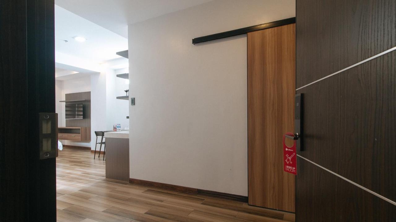Reddoorz Plus @ Bez Tower And Residences San Juan San Juan  Dış mekan fotoğraf