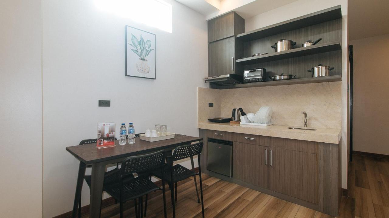 Reddoorz Plus @ Bez Tower And Residences San Juan San Juan  Dış mekan fotoğraf