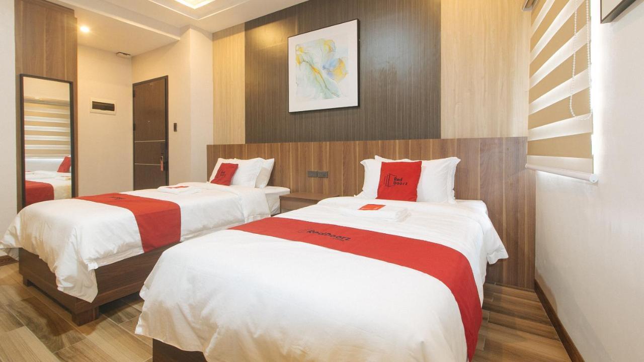 Reddoorz Plus @ Bez Tower And Residences San Juan San Juan  Dış mekan fotoğraf